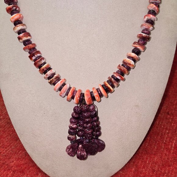 Natural Spiny Oyster Shell with Traditional Jocla Necklace - Picture 2 of 4